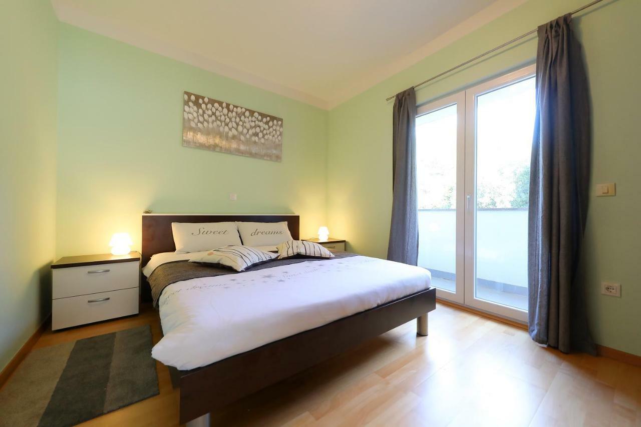 Luxury Villa Nada With Pool Petrcane Ngoại thất bức ảnh