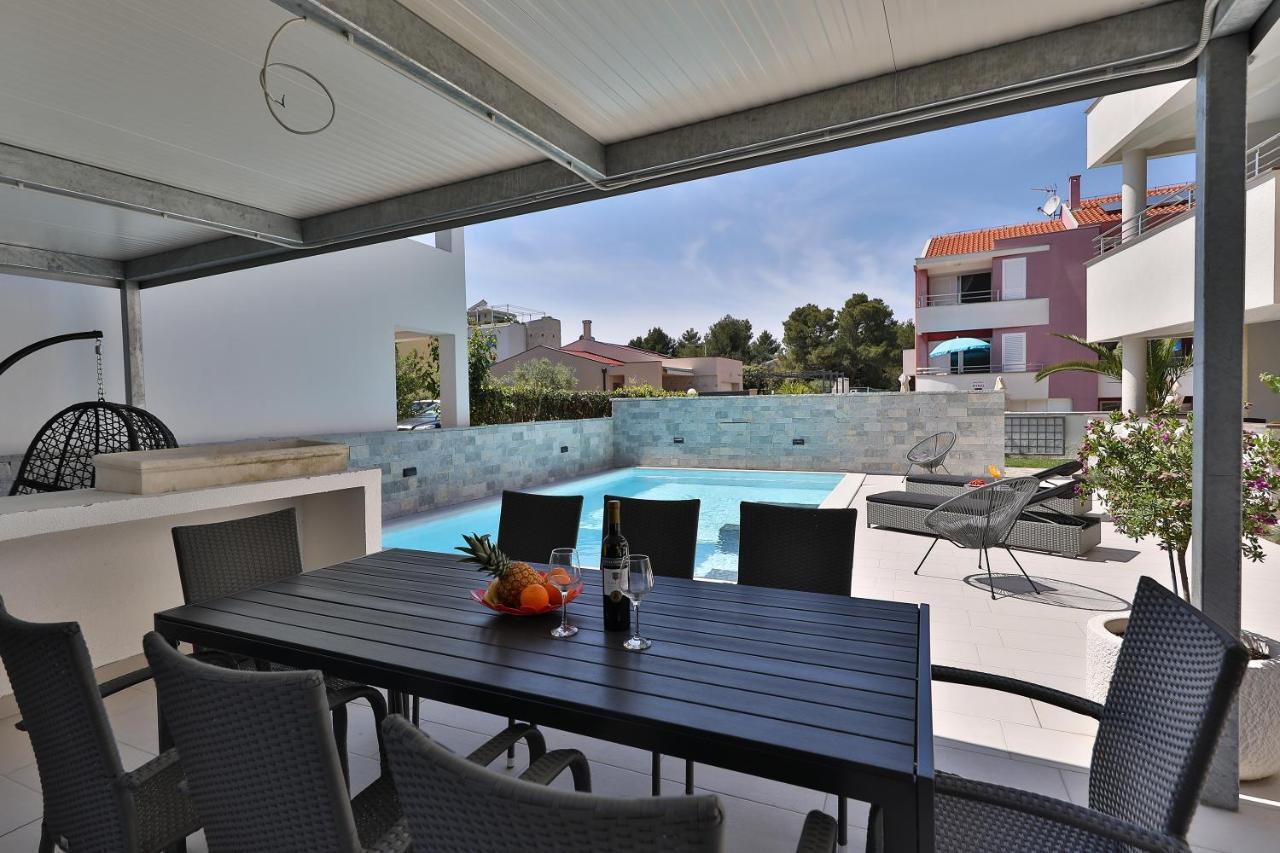 Luxury Villa Nada With Pool Petrcane Ngoại thất bức ảnh