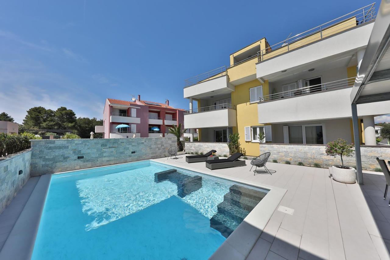 Luxury Villa Nada With Pool Petrcane Ngoại thất bức ảnh
