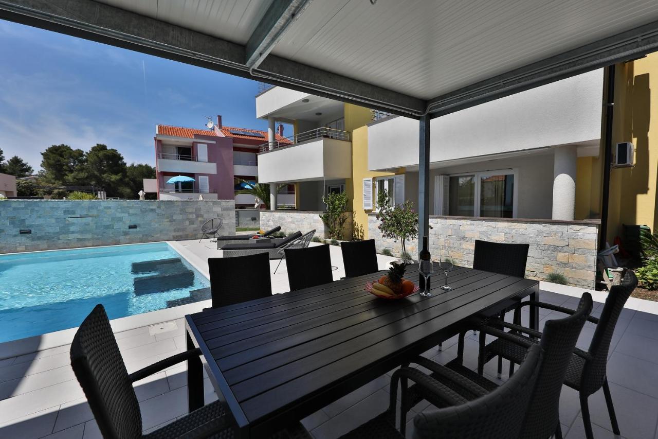 Luxury Villa Nada With Pool Petrcane Ngoại thất bức ảnh